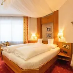 Отель Aaaa Hotelwelt Kuebler 3*