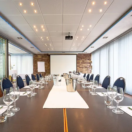 ホテル Aaaa ホテルヴェルト キューブラー