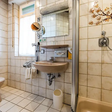 ホテル Aaaa ホテルヴェルト キューブラー カールスルーエ