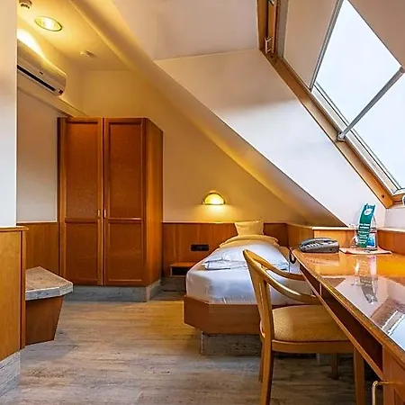 Hotel Aaaa Hotelwelt Kuebler