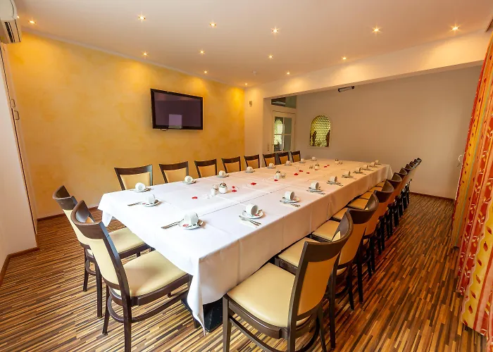 Aaaa ホテルヴェルト キューブラー 3*